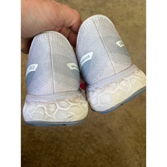 New Balance Fresh Foam X 880v12
Vibrant Pink Orange (Women's)
Size 10 - Picture 2 of 11